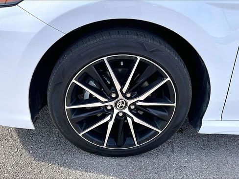 Used 2024 Toyota Camry SE image 12