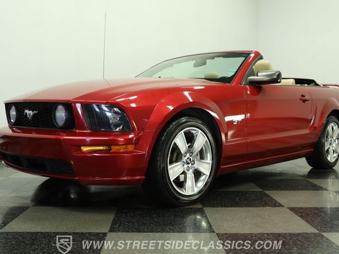 Used 2006 Ford Mustang GT RWD image 21
