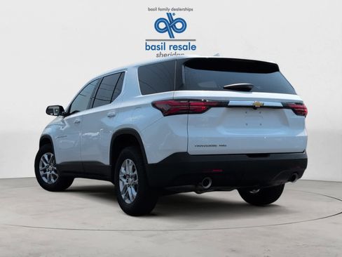Used 2023 Chevrolet Traverse LS image 9