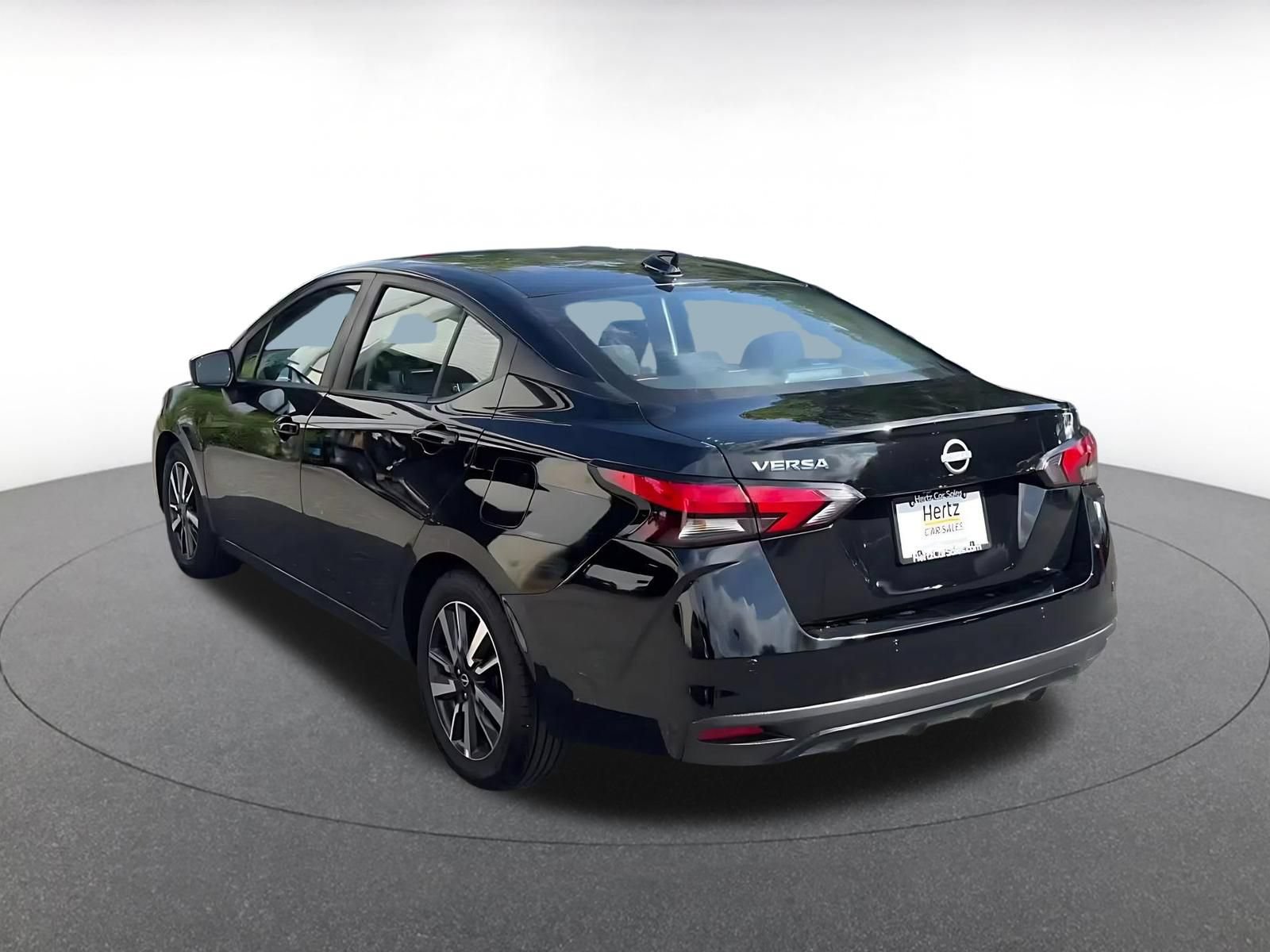 Used 2025 Nissan Versa SV FWD image 9