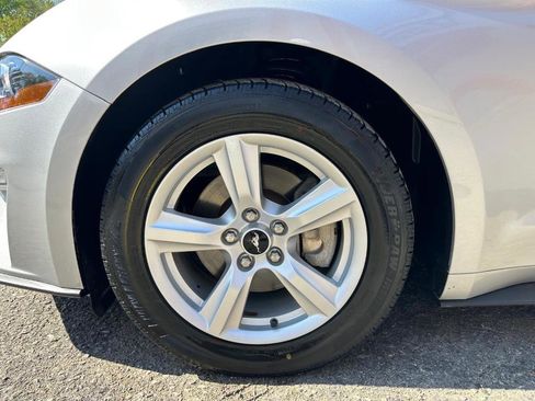 Used 2018 Ford Mustang Coupe RWD image 12