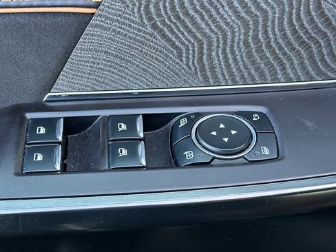 Used 2023 Ford F150 Platinum image 14