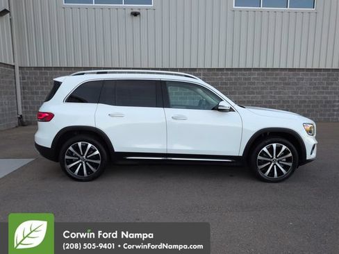 Used 2020 Mercedes-Benz GLB 250 4MATIC image 2