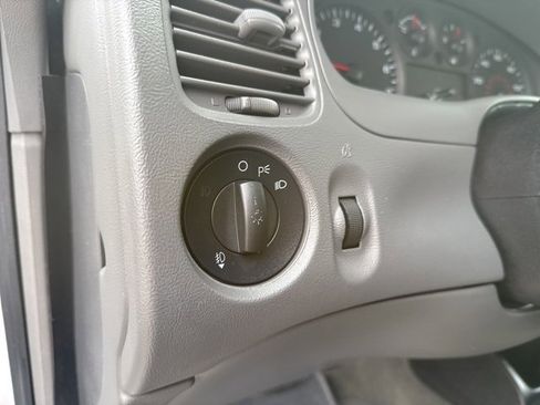 Used 2011 Ford Ranger XLT image 25