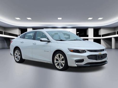 Used 2018 Chevrolet Malibu Premier w/ Driver Confidence Package FWD image 7