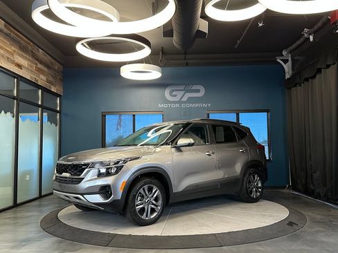 Used 2023 Kia Seltos S AWD/4WD image 7