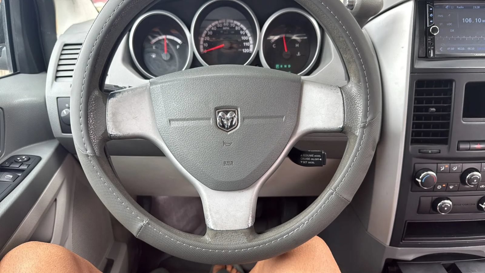 Used 2010 Dodge Grand Caravan SE w/ Climate Group FWD image 31