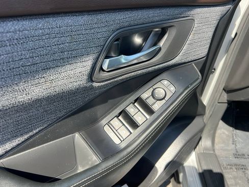 Used 2023 Nissan Rogue SV FWD image 23