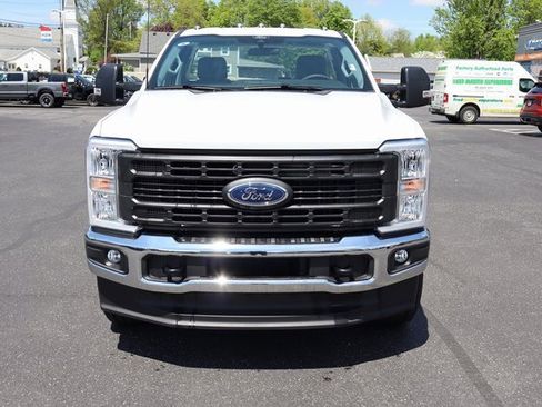 New 2025 Ford F350 XL w/ XL Chrome Package image 13