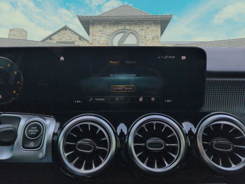 Used 2023 Mercedes-Benz GLB 250 GLB 250 image 10