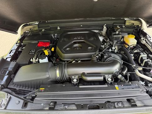 Used 2025 Jeep Wrangler Unlimited Sport image 10