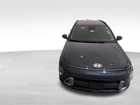 Certified 2025 Hyundai Kona SEL image 6