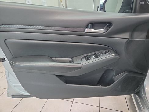 Used 2024 Nissan Altima 2.5 SV FWD image 30