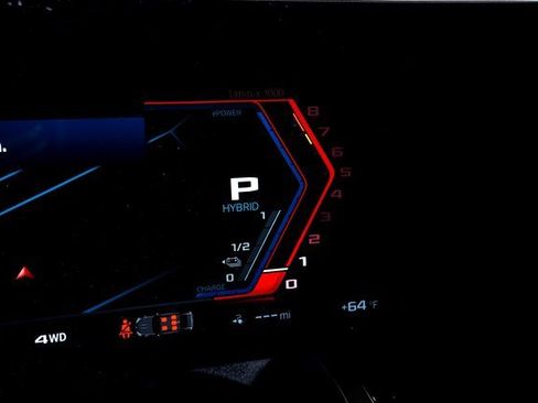 Used 2025 BMW M5 w/ Carbon Package image 40