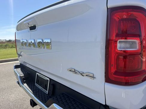 Used 2025 RAM 1500 Laramie AWD/4WD image 41