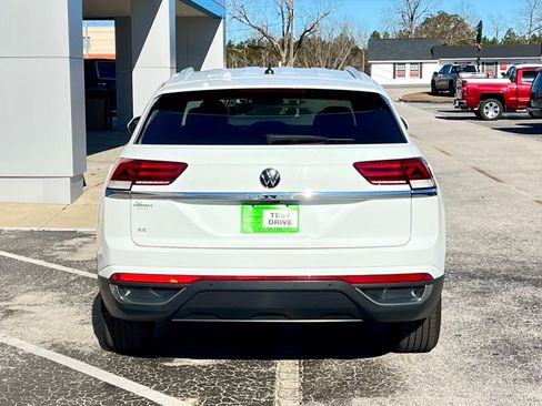 Used 2022 Volkswagen Atlas Cross Sport SE image 5