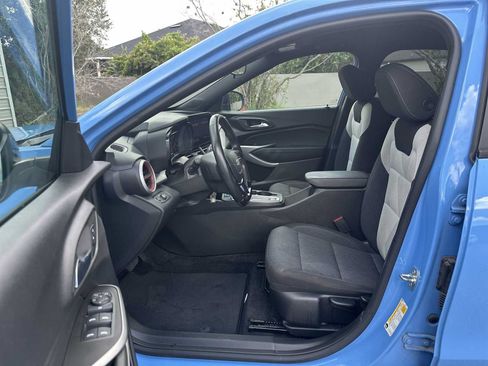 Certified 2024 Chevrolet Trax RS w/ Driver Confidence Package FWD image 2