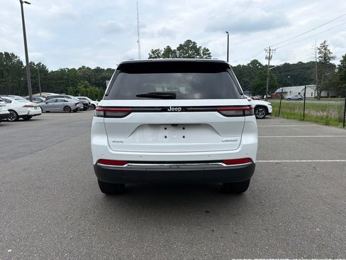 Used 2025 Jeep Grand Cherokee Laredo X w/ Luxury Tech Group I AWD/4WD image 6