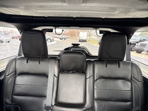 Used 2021 Jeep Wrangler Unlimited Sahara w/ Uconnect 4C Nav & Sound Group image 26