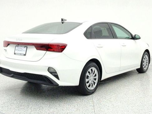 Used 2023 Kia Forte LX image 5