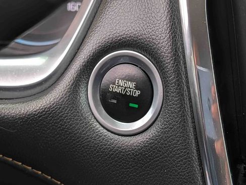 Used 2020 Chevrolet Traverse LT image 31