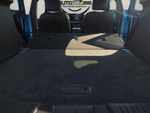 Used 2025 Chevrolet Trax RS w/ Sunroof Package image 22