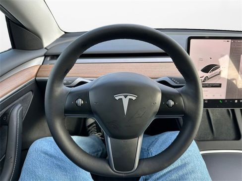 Used 2023 Tesla Model 3 Standard Range image 12
