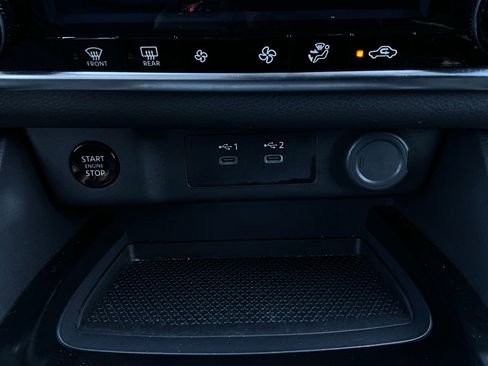 Used 2025 Nissan Rogue SV image 25