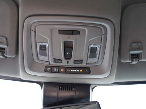 Used 2025 Chevrolet Silverado 3500 LTZ w/ LTZ Convenience Package AWD/4WD image 32