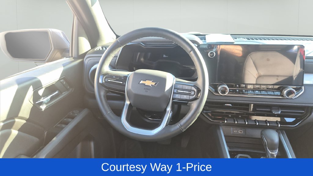 Used 2025 Chevrolet Colorado LT w/ LT Convenience Package RWD image 13