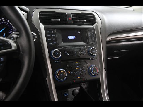 Used 2018 Ford Fusion SE AWD/4WD image 10
