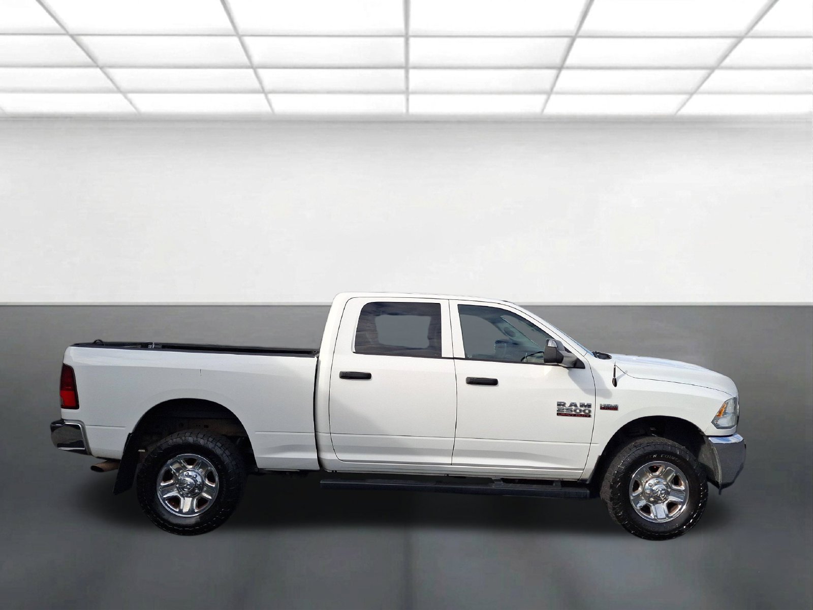 Used 2014 RAM 2500 Tradesman w/ Chrome Appearance Group AWD/4WD image 2