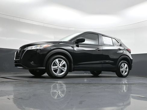 Certified 2025 Nissan Kicks Play S FWD image 48
