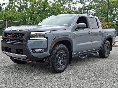 Used 2025 Nissan Frontier PRO-4X w/ Pro Convenience Package AWD/4WD image 6