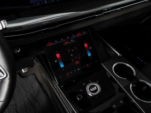 Used 2025 Cadillac Escalade V image 25