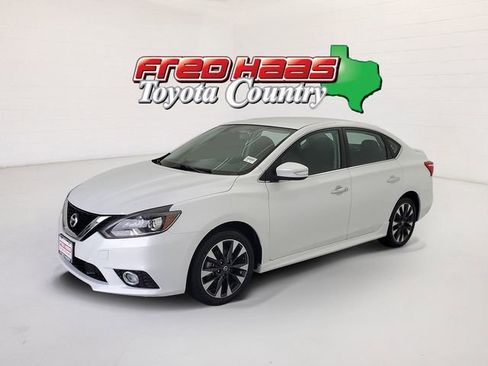 Used 2018 Nissan Sentra SR w/ Technology Package FWD image 1