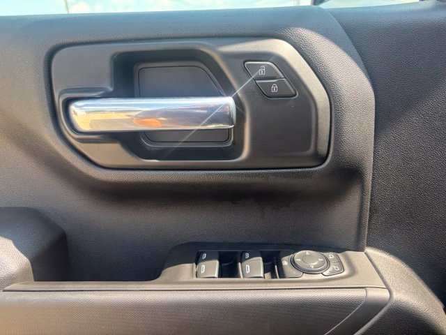Used 2025 Chevrolet Silverado 1500 Custom Trail Boss w/ Dark Appearance Package AWD/4WD image 24