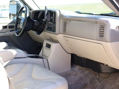 Used 2002 GMC Yukon XL 2500 SLT image 21