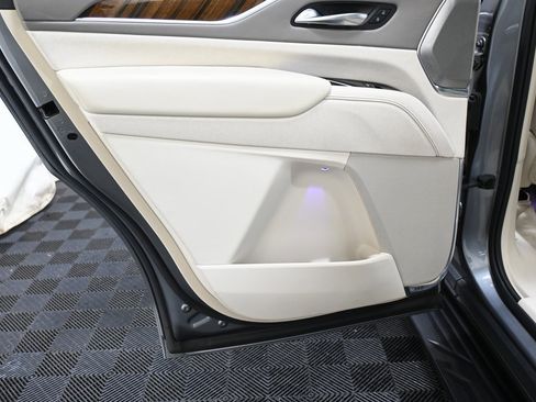 Used 2021 Cadillac Escalade Sport Platinum image 38