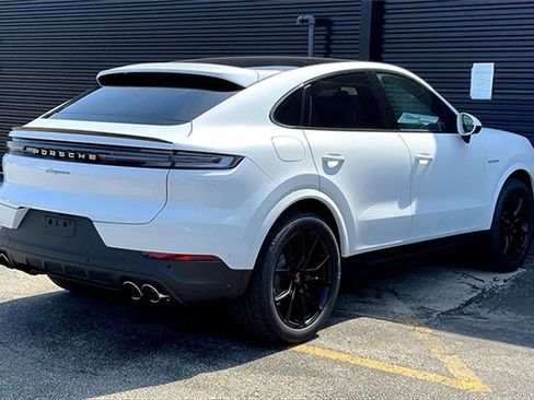 New 2025 Porsche Cayenne E-Hybrid Coupe image 10