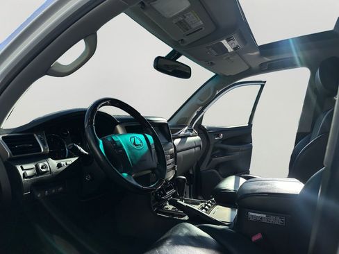 Used 2015 Lexus LX 570 4WD w/ Luxury Package image 9