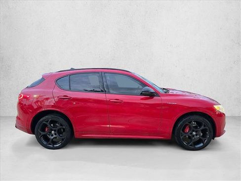 Used 2022 Alfa Romeo Stelvio Veloce AWD/4WD image 4