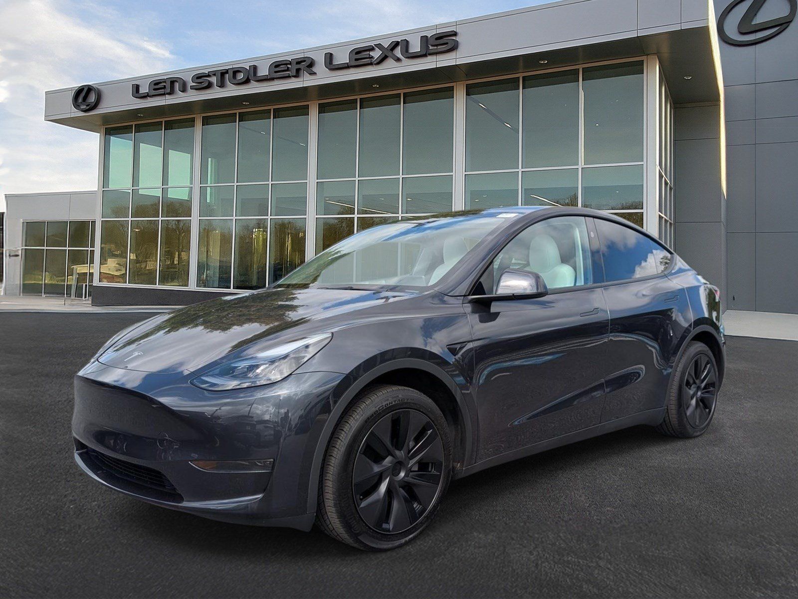 Used 2025 Tesla Model Y Long Range RWD image 7
