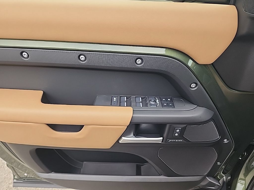 New 2026 Land Rover Defender 130 S AWD/4WD image 9