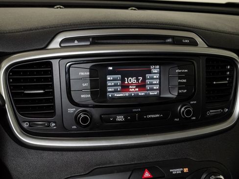 Used 2016 Kia Sorento FWD image 16