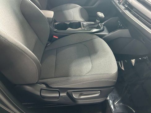 Used 2025 Kia K4 FWD image 37