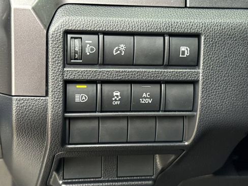 Used 2025 Toyota Corolla LE image 22