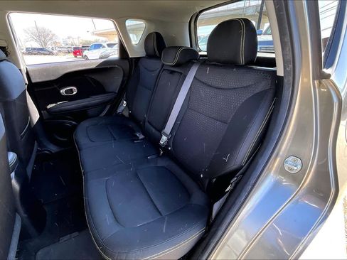 Used 2015 Kia Soul + image 20