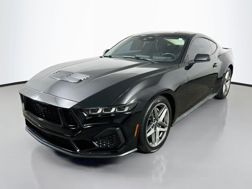 Used 2024 Ford Mustang GT RWD image 3