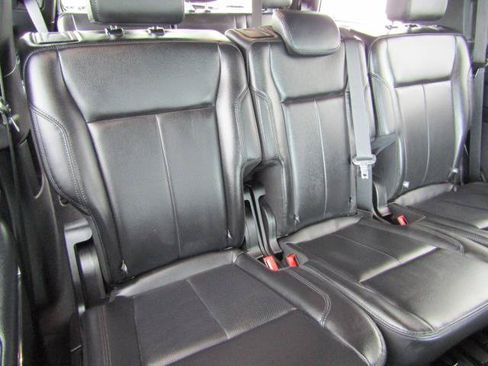 Certified 2021 Ford Expedition XLT AWD/4WD image 3